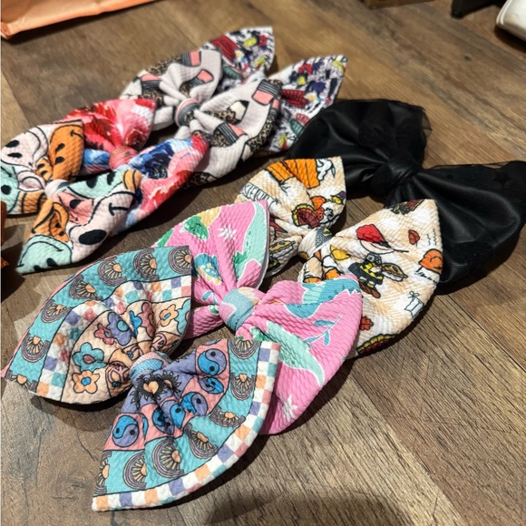 Bows - Picture 2 of 3